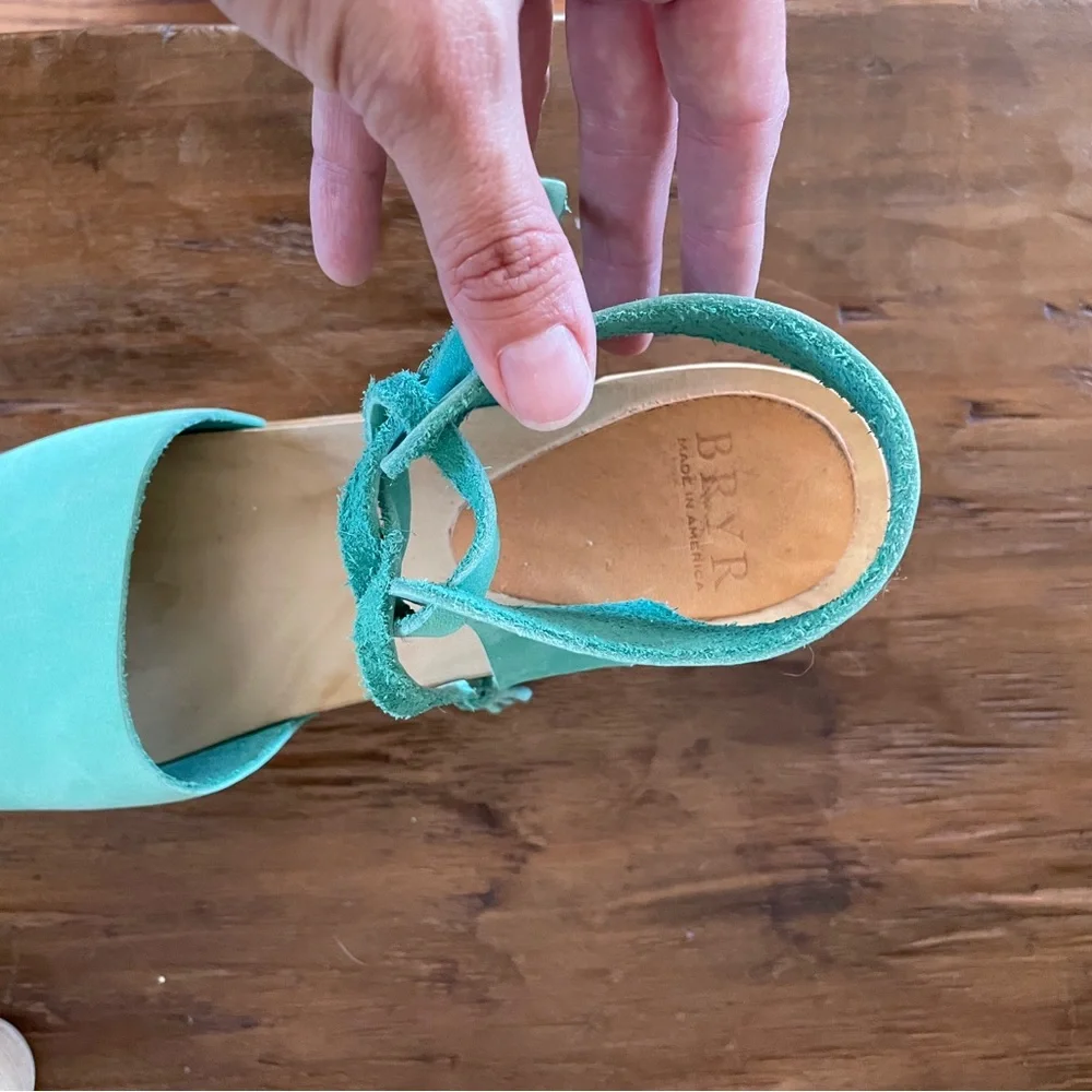 Bryr Hannah Spanish Toe Mid Heel Wood Leather Clog in turquoise size 39 (8-8.5) - Picture 4 of 4